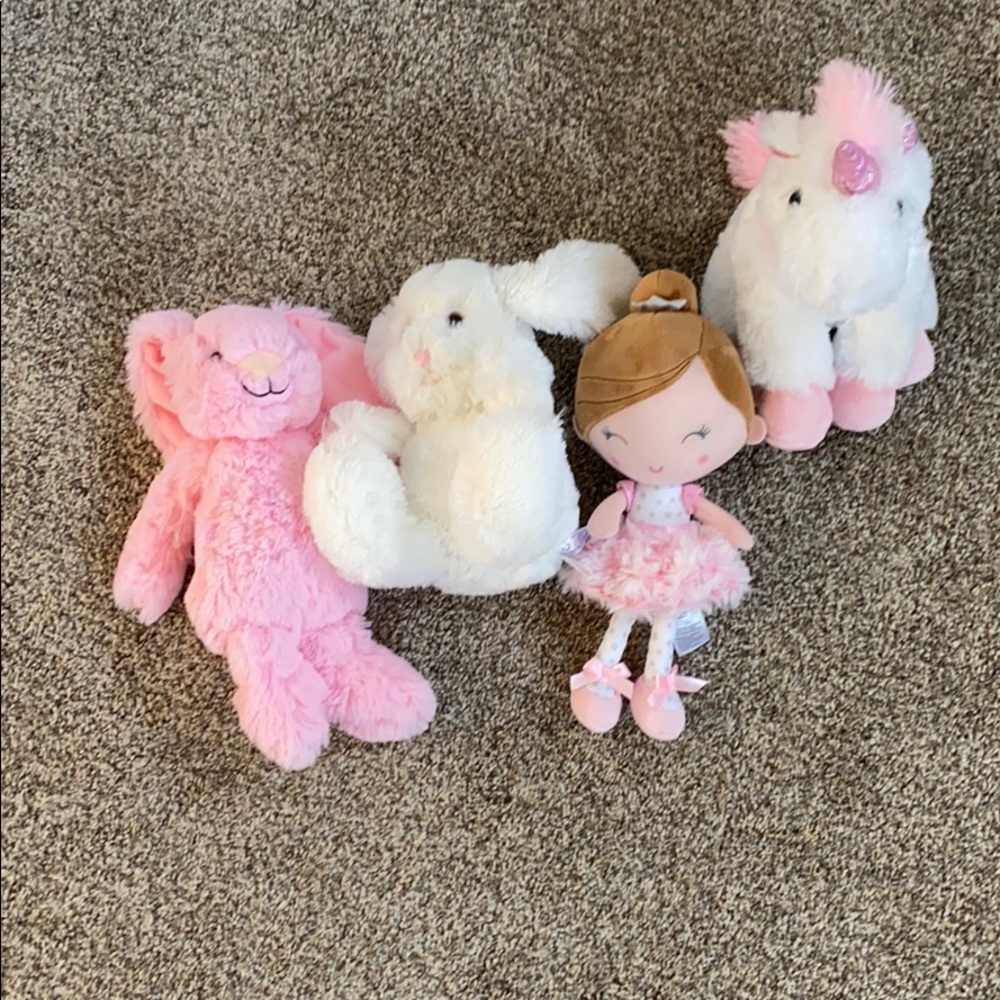Stuffed animals and speaker
